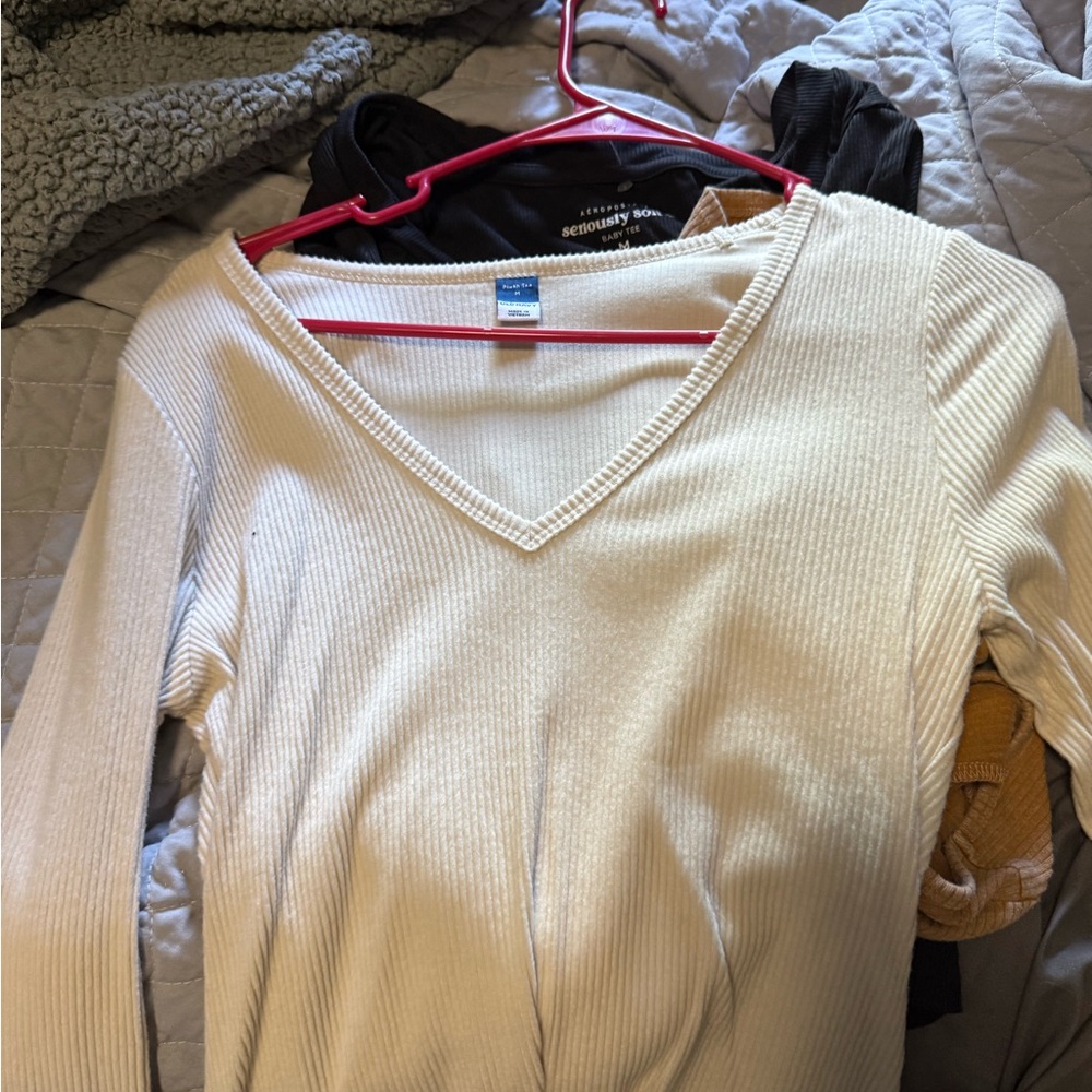 Old Navy Cream V-Neck Sweater